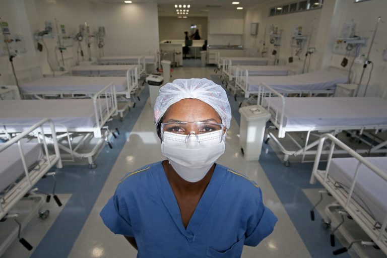 Proposta insere piso salarial da enfermagem na Constituição  